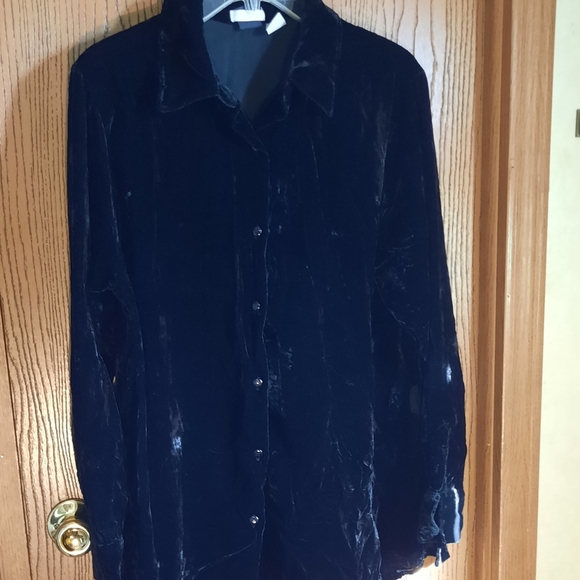 Basic Editions Tops - Vintage Basic Editions Black "Crushed Velvet" Women's Top size Large
